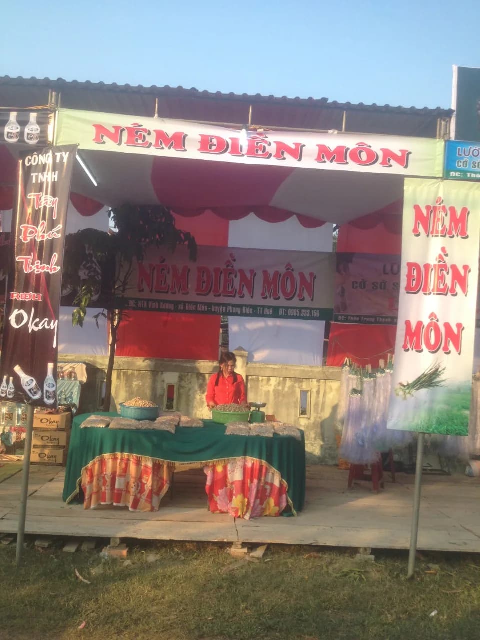 Gian hàng có biển Ném Điền Môn trong ảnh tư liệu